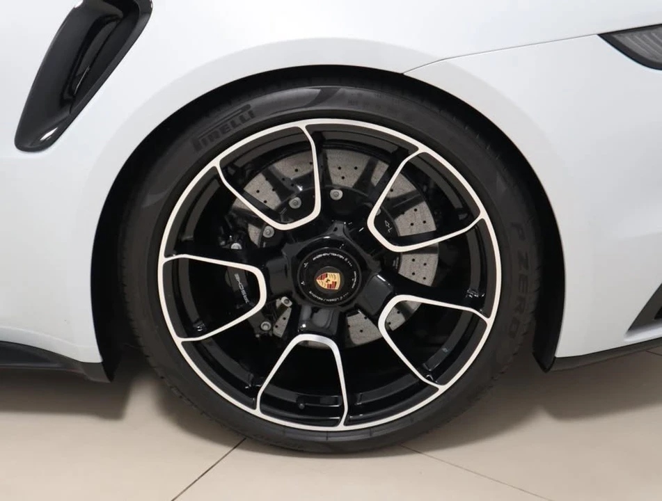 2023 Porsche 992 Carrera - Image 9 of 20