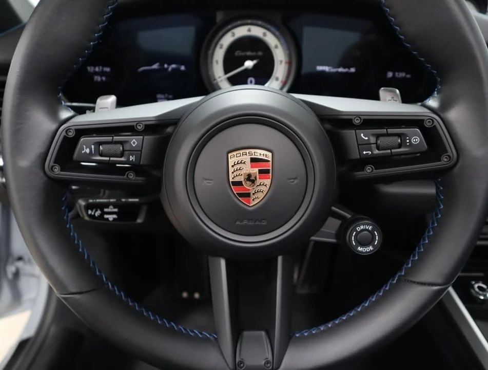 2023 Porsche 992 Carrera - Image 17 of 20