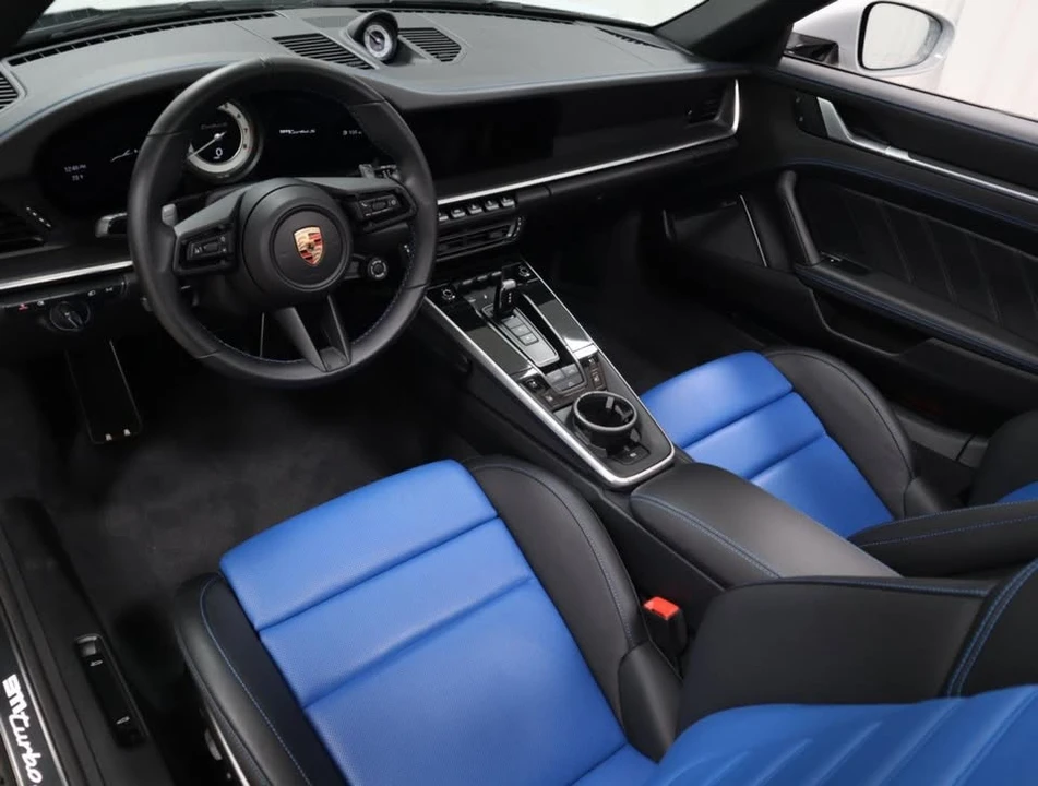 2023 Porsche 992 Carrera - Image 11 of 20