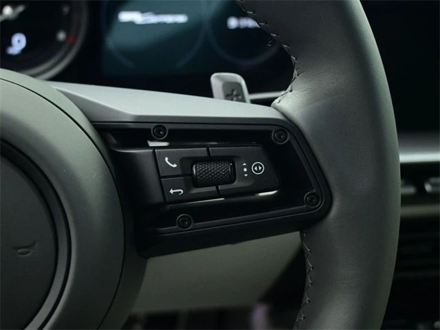 2023 Porsche 992 Carrera - Image 11 of 19