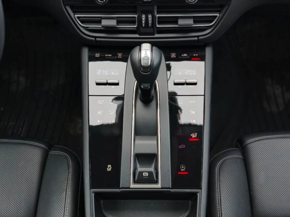 2023 Porsche Macan T - Image 15 of 16