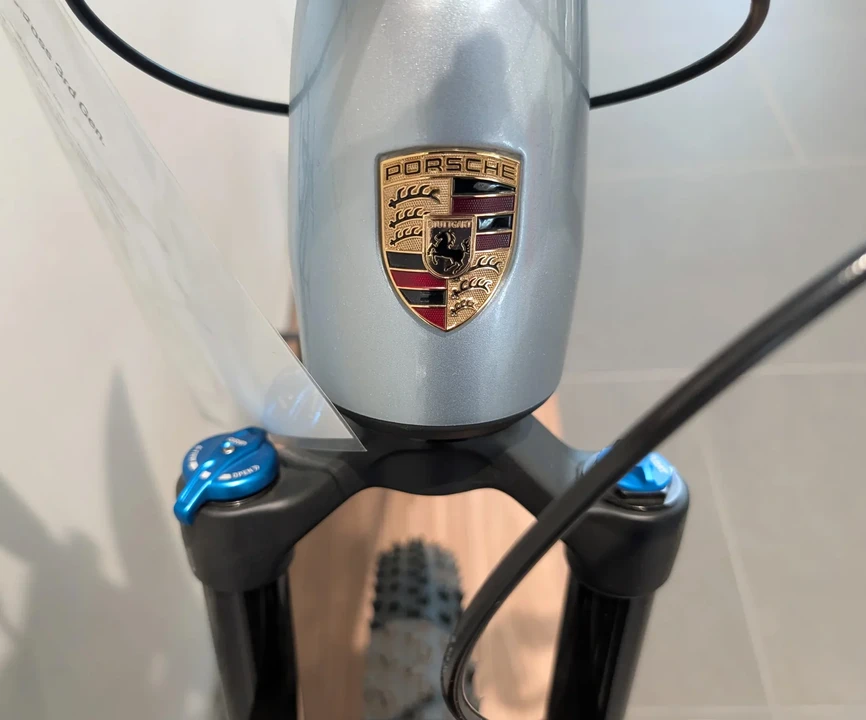 2023 Porsche Taycan Cross Turismo - Image 5 of 14