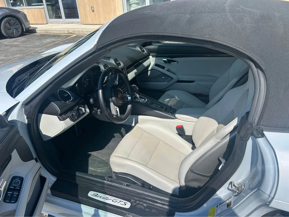 2023 Porsche 718 Boxster - Image 8 of 9