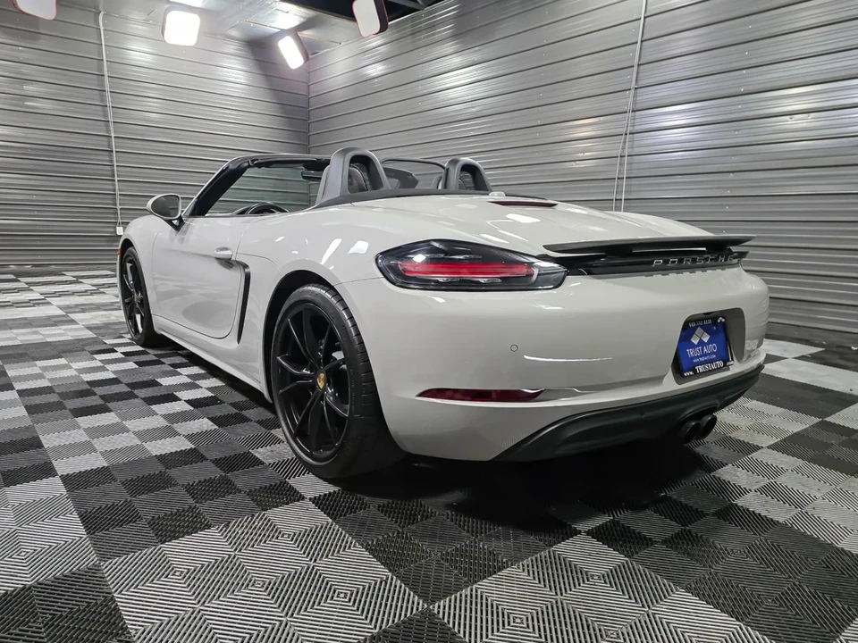 2023 Porsche 718 Boxster - Image 9 of 31