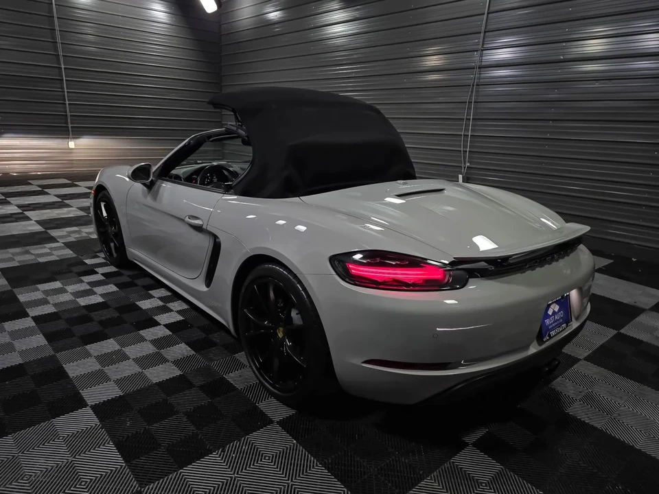 2023 Porsche 718 Boxster - Image 12 of 31