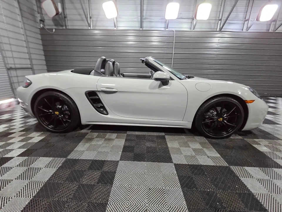 2023 Porsche 718 Boxster - Image 11 of 31
