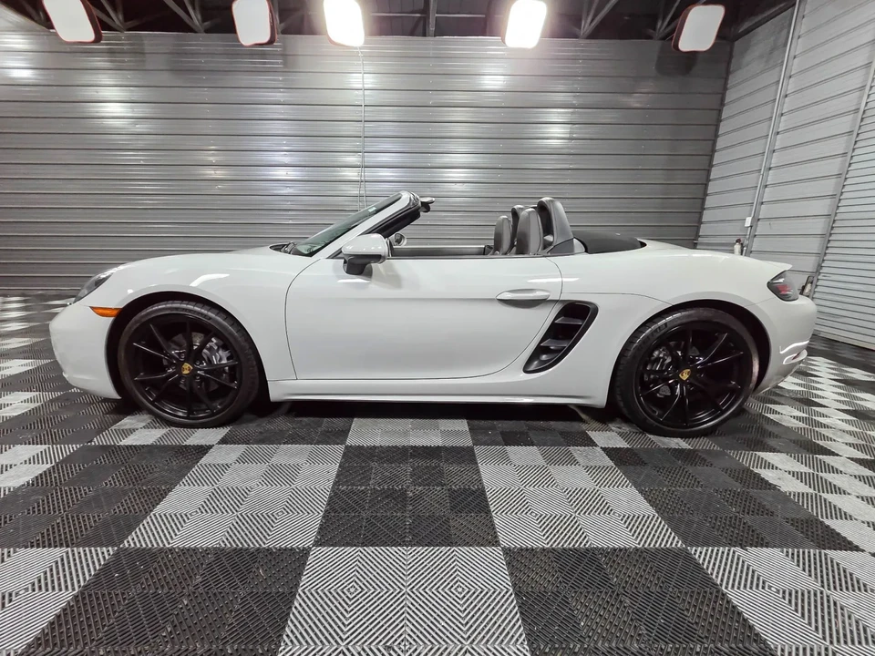 2023 Porsche 718 Boxster - Image 10 of 31