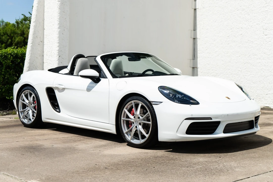 2023 Porsche 718 Boxster S - Image 2 of 31