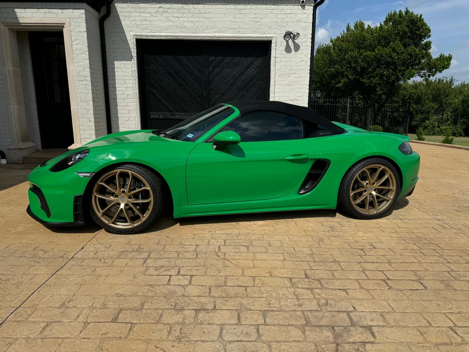 2023 Porsche 718 Boxster Spyder - Image 11 of 31