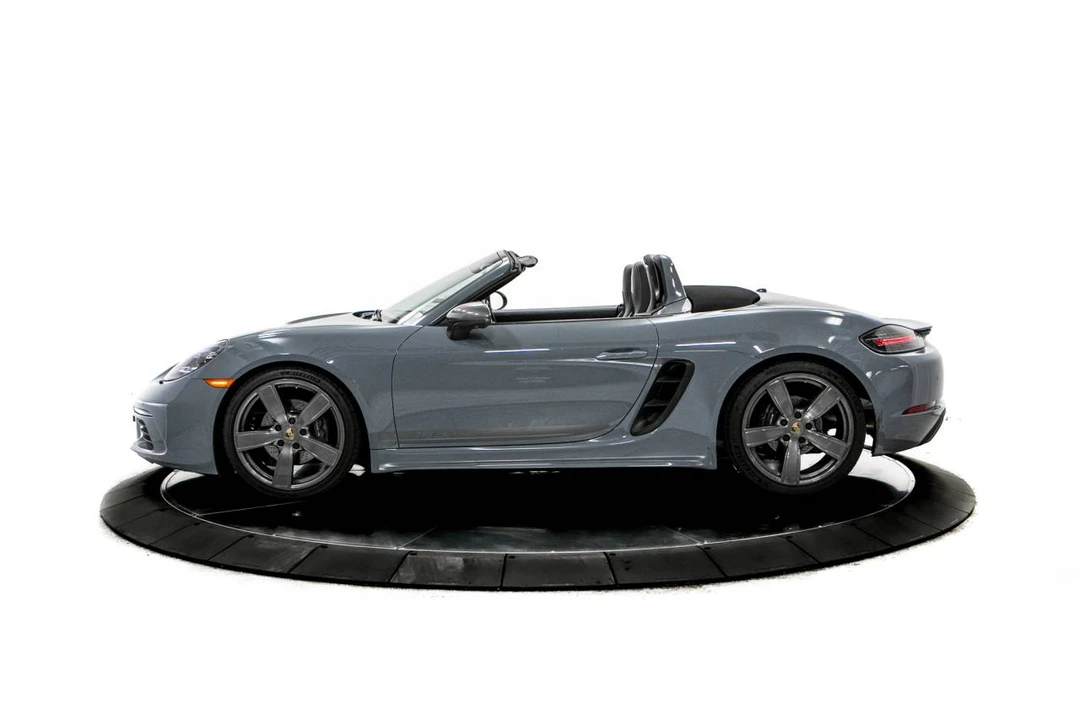 2023 Porsche 718 Boxster T - Image 2 of 5