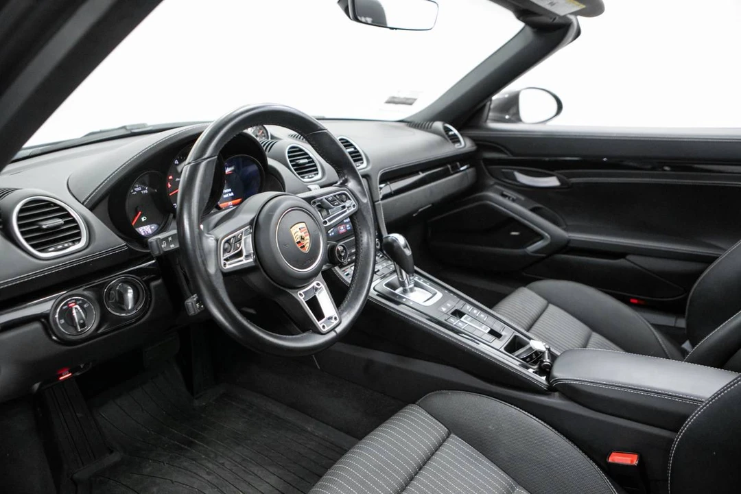 2023 Porsche 718 Boxster T - Image 4 of 5