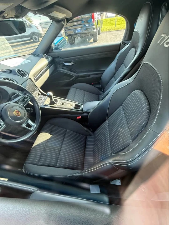 2023 Porsche 718 Boxster T - Image 8 of 9