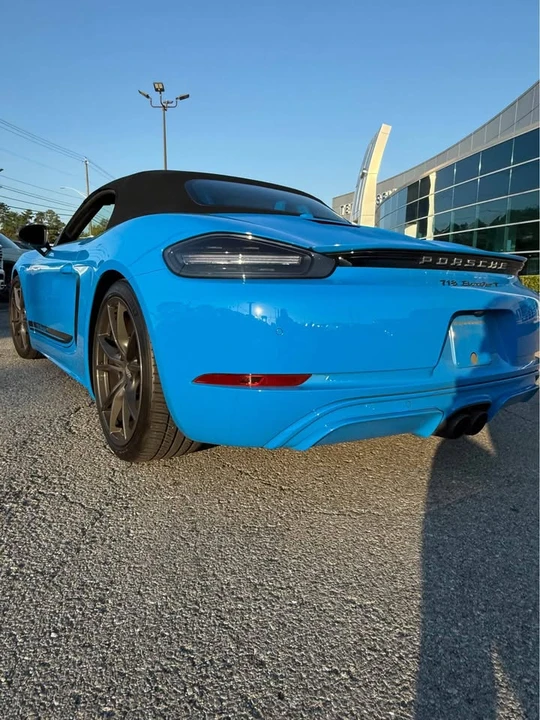2023 Porsche 718 Boxster T - Image 4 of 10