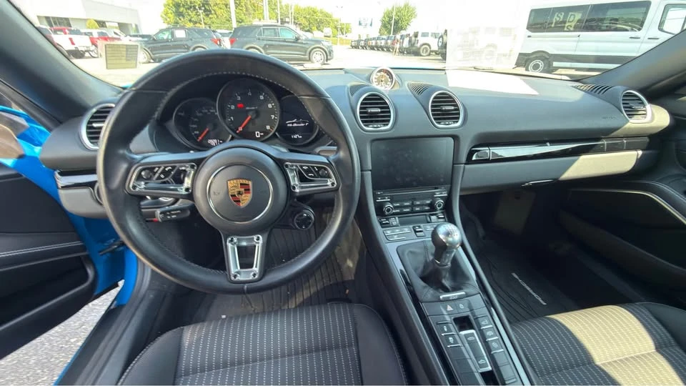 2023 Porsche 718 Boxster T - Image 4 of 7