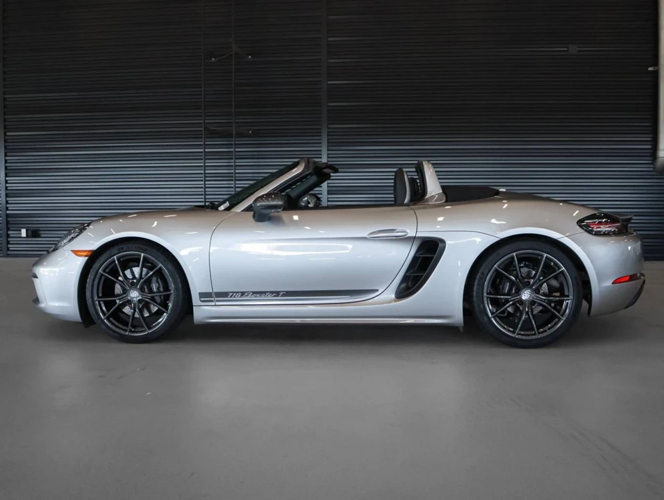 2023 Porsche 718 Boxster T - Image 2 of 5