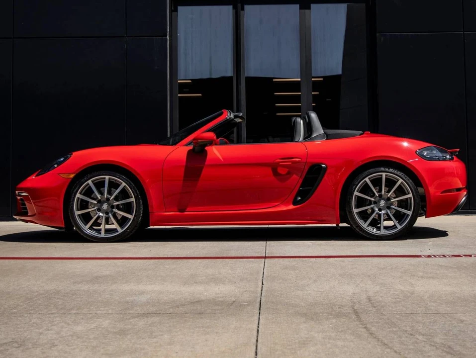 2023 Porsche 718 Boxster - Image 2 of 5