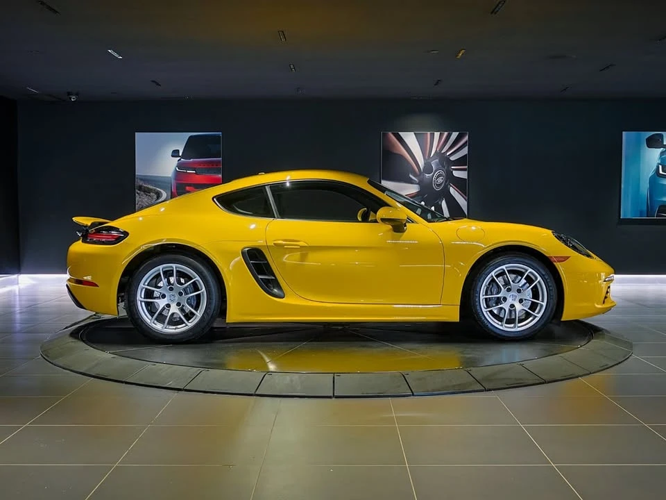 2023 Porsche 718 Cayman - Image 4 of 19