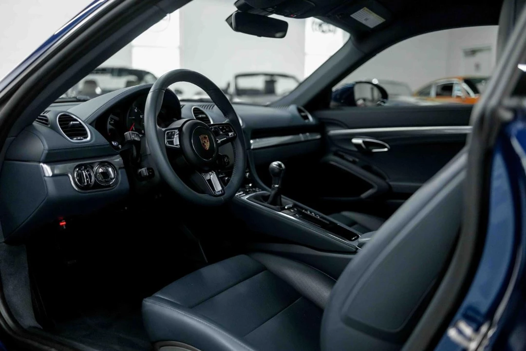 2023 Porsche 718 Cayman - Image 2 of 31