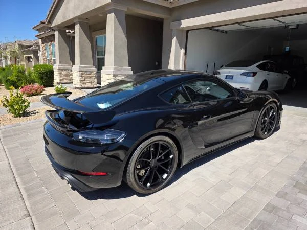 2023 Porsche 718 Cayman GT4 - Image 4 of 12