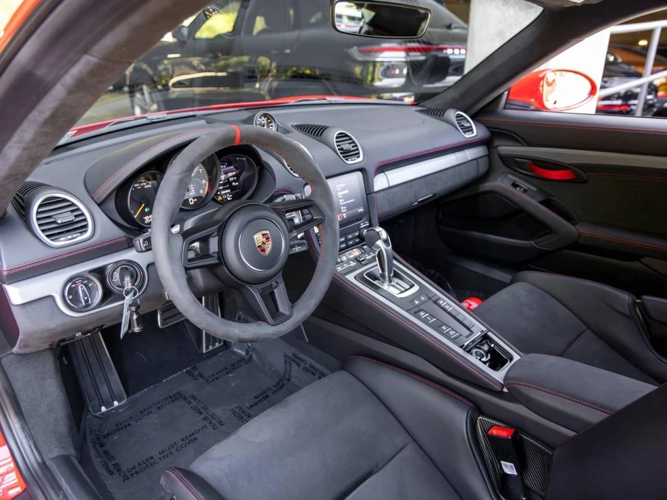 2023 Porsche 718 Cayman GT4 - Image 4 of 5