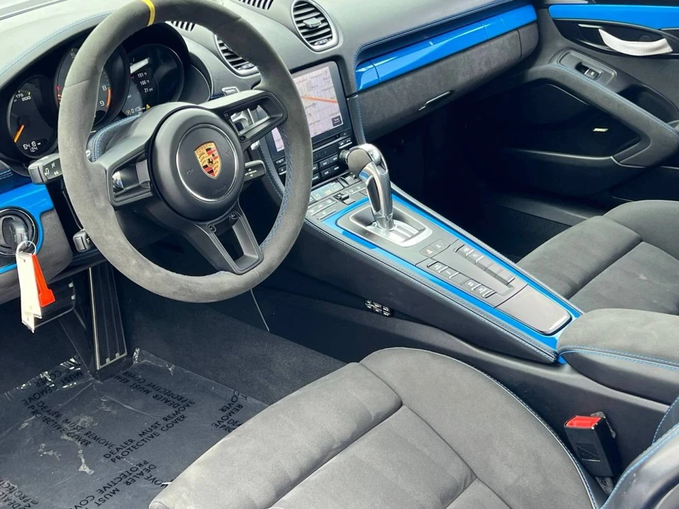 2023 Porsche 718 Cayman GT4 - Image 4 of 5