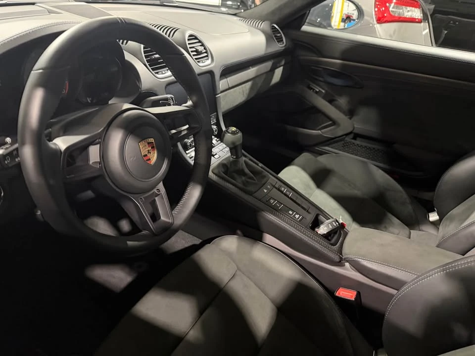 2023 Porsche 718 Cayman GT4 RS - Image 6 of 8