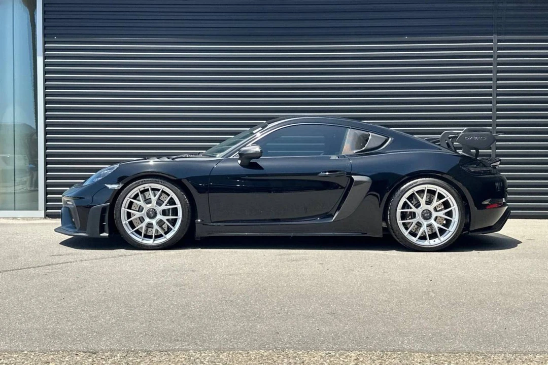 2023 Porsche 718 Cayman GT4 RS - Image 2 of 5
