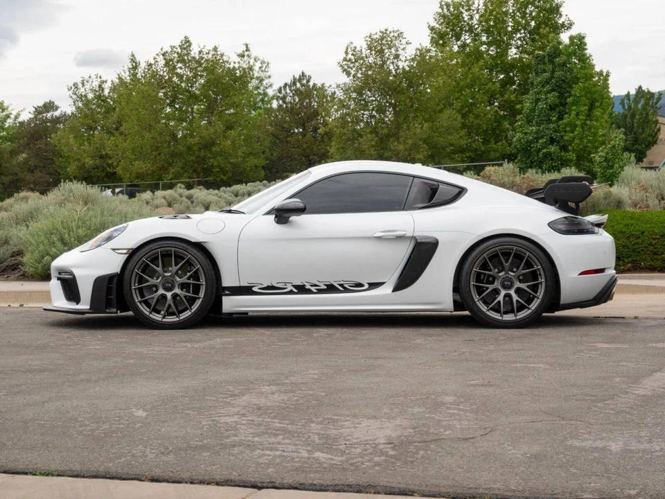 2023 Porsche 718 Cayman GT4 RS - Image 2 of 5