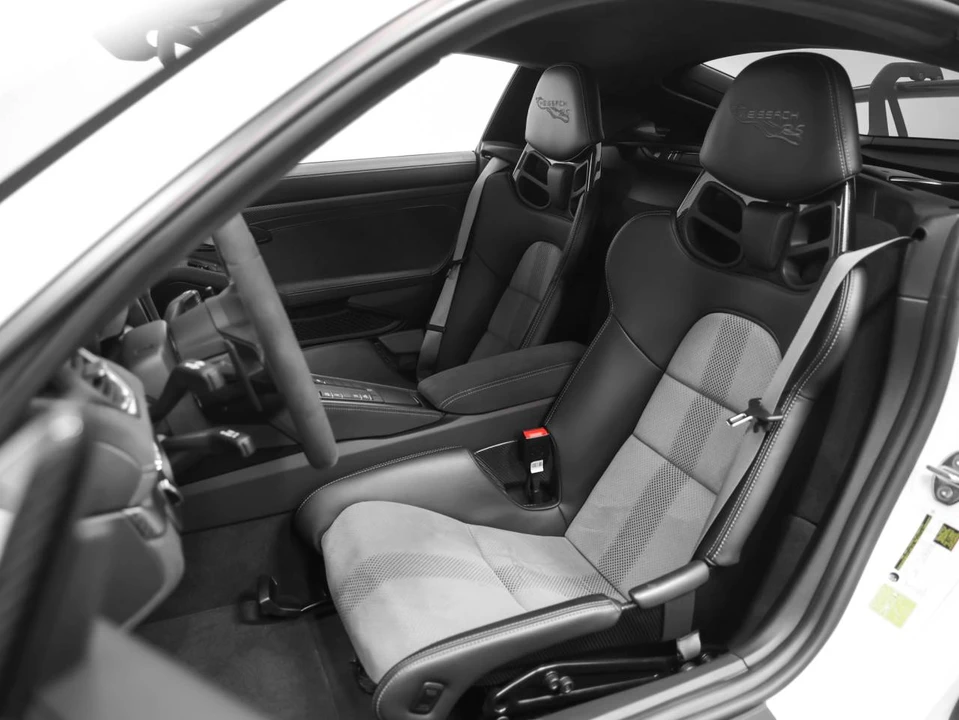 2023 Porsche 718 Cayman GT4 RS - Image 5 of 5