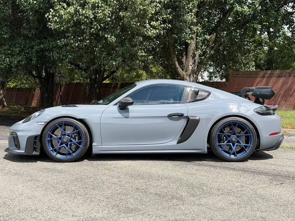 2023 Porsche 718 Cayman GT4 RS - Image 2 of 5