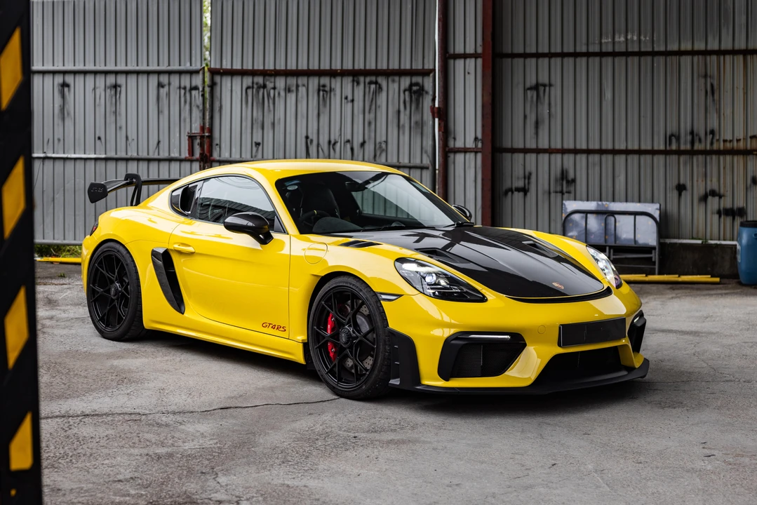 2023 Porsche 718 Cayman GT4 RS - Image 12 of 31