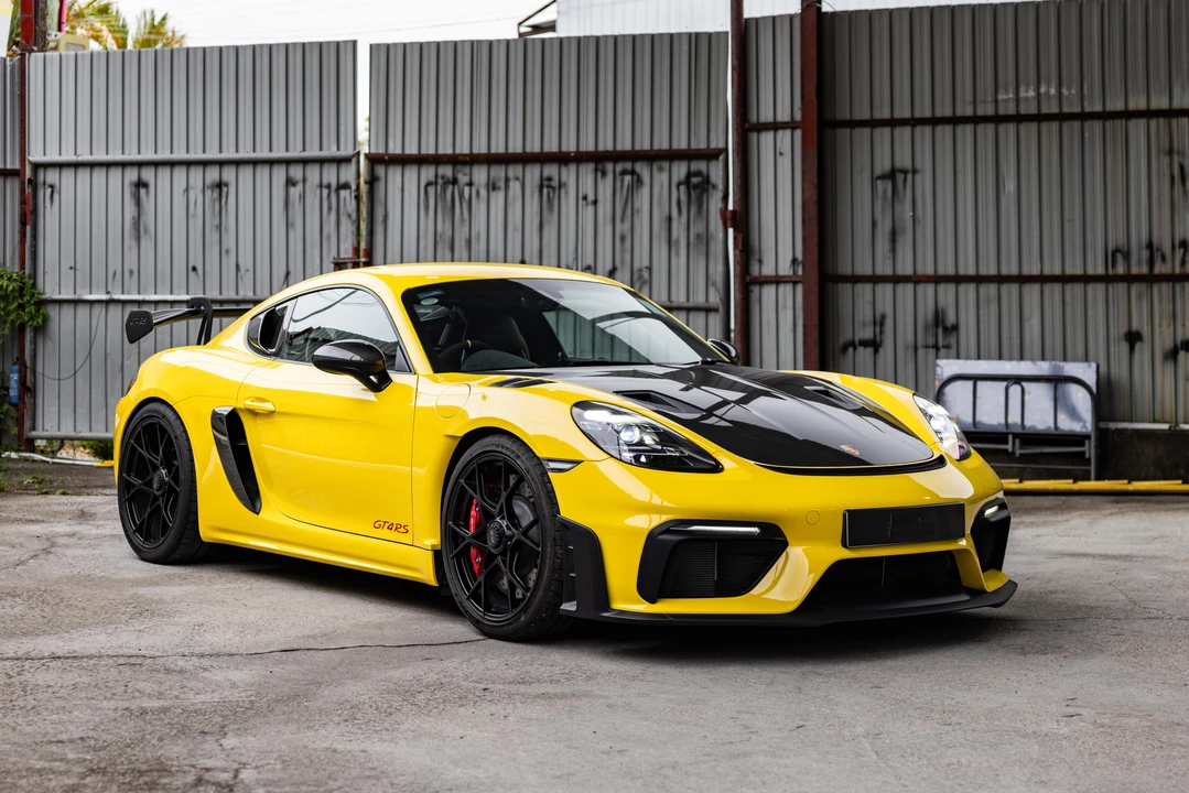 2023 Porsche 718 Cayman GT4 RS - Image 8 of 31