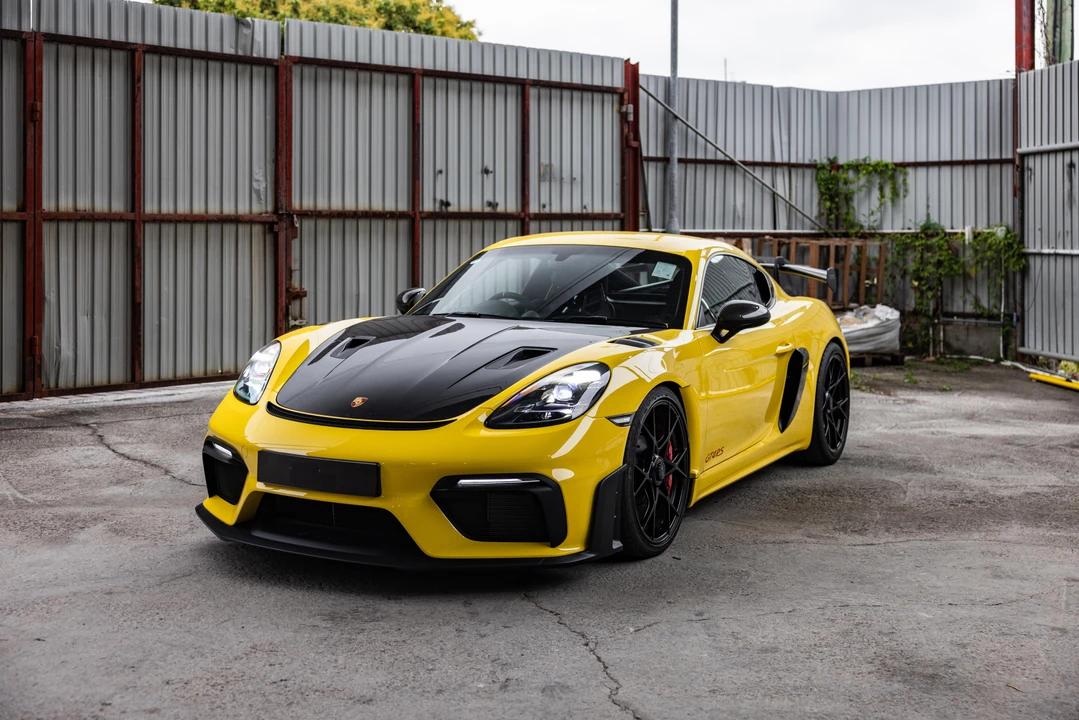2023 Porsche 718 Cayman GT4 RS - Image 15 of 31