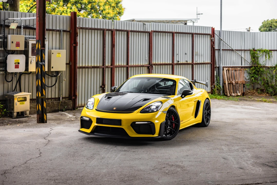 2023 Porsche 718 Cayman GT4 RS - Image 16 of 31