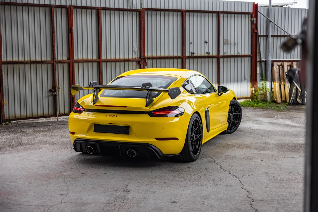 2023 Porsche 718 Cayman GT4 RS - Image 7 of 31