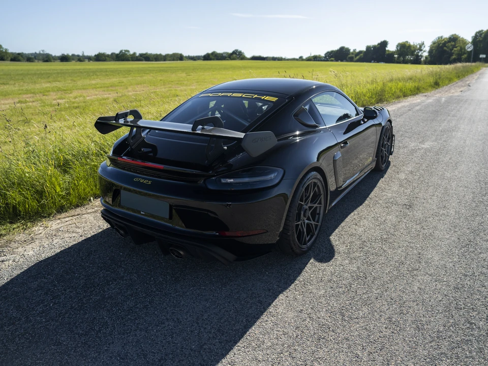 2023 Porsche 718 Cayman GT4 RS - Image 5 of 31