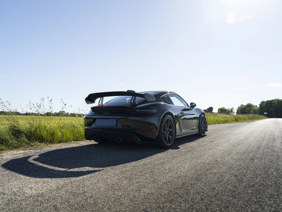 2023 Porsche 718 Cayman GT4 RS - Image 10 of 31