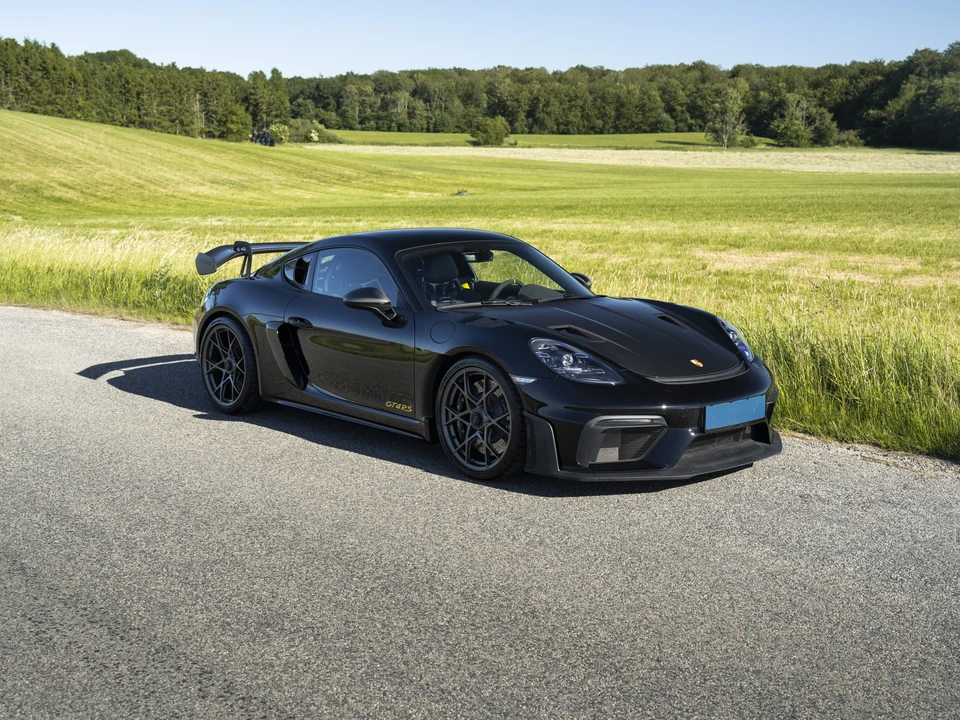 2023 Porsche 718 Cayman GT4 RS - Image 7 of 31