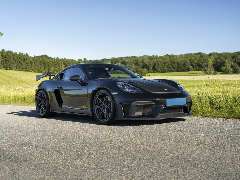 2023 Porsche 718 Cayman GT4 RS - Image 12 of 31