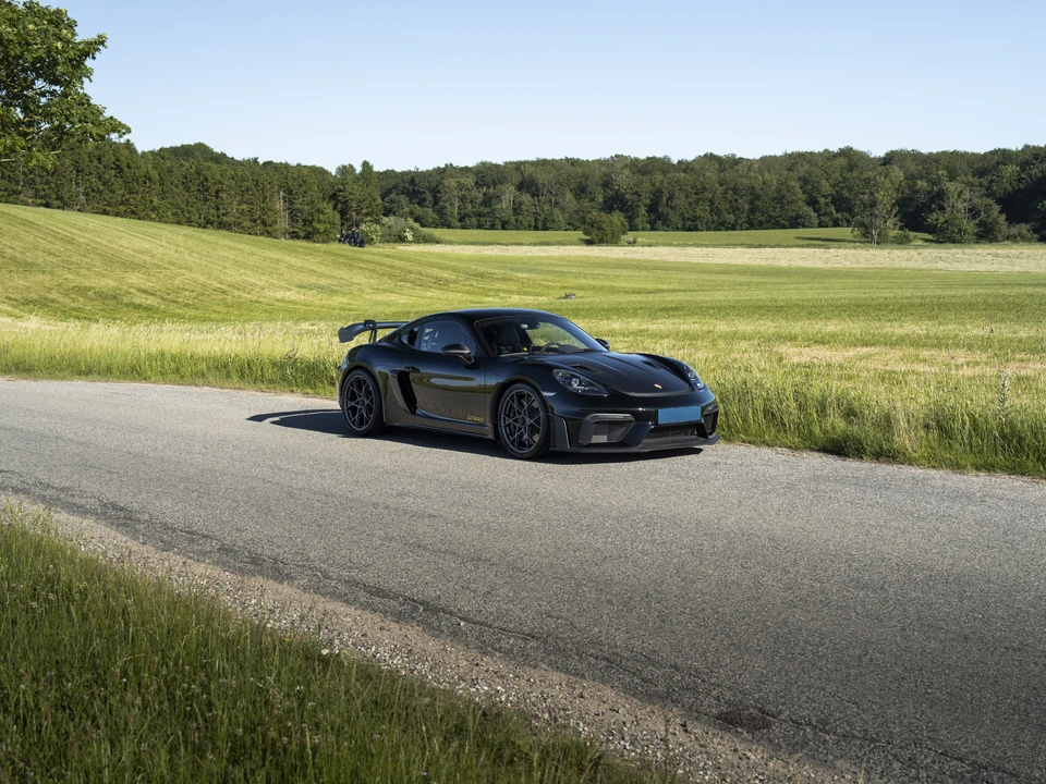 2023 Porsche 718 Cayman GT4 RS - Image 19 of 31