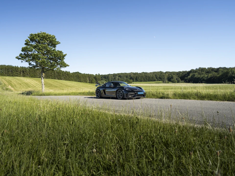 2023 Porsche 718 Cayman GT4 RS - Image 20 of 31
