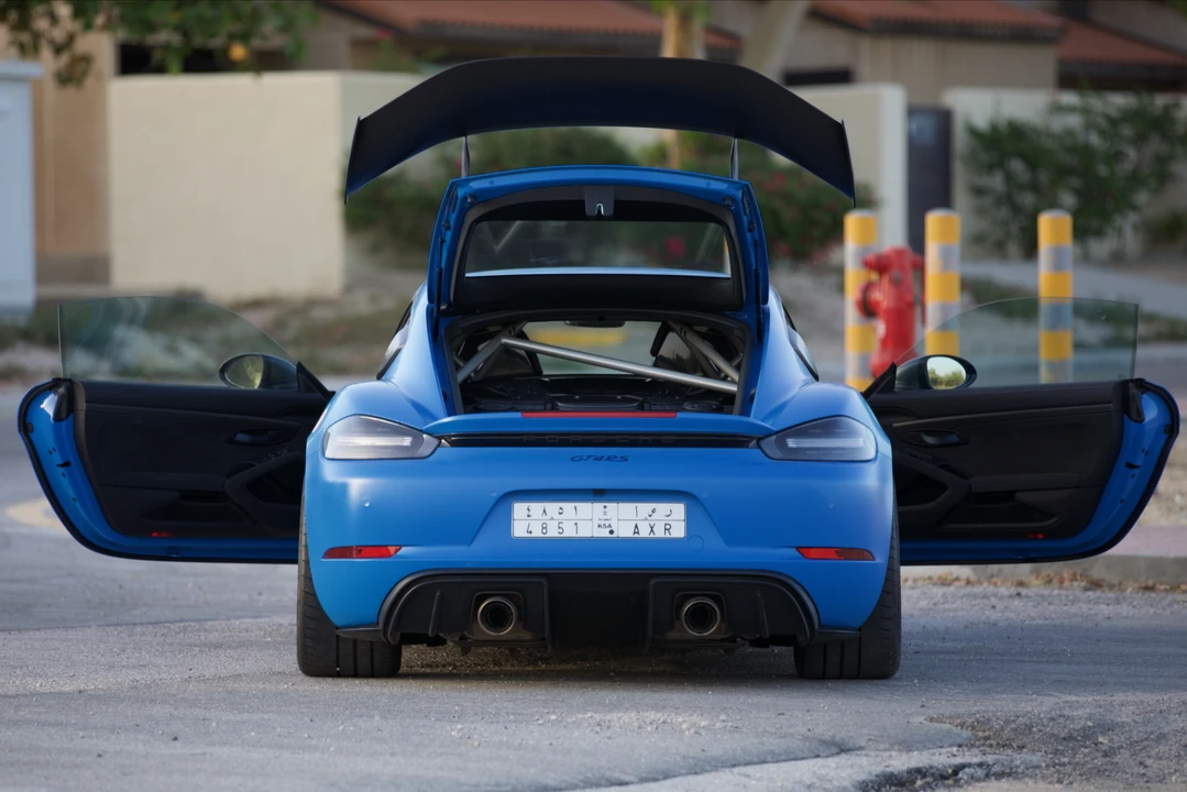 2023 Porsche 718 Cayman GT4 RS - Image 12 of 31