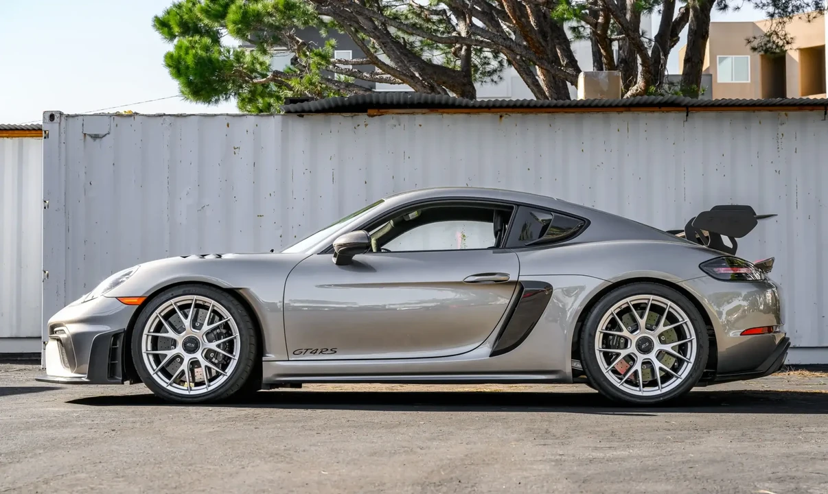 2023 Porsche 718 Cayman GT4 RS - Image 4 of 6