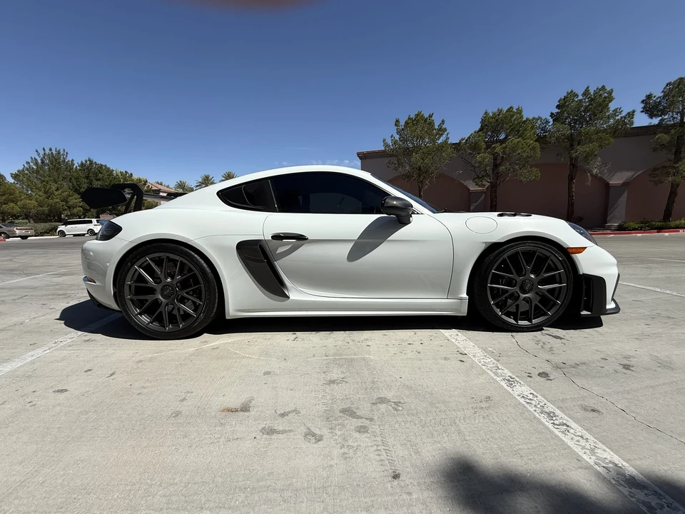 2023 Porsche 718 Cayman GT4 RS - Image 9 of 31