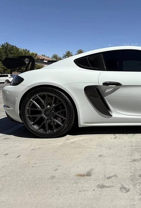 2023 Porsche 718 Cayman GT4 RS - Image 26 of 31