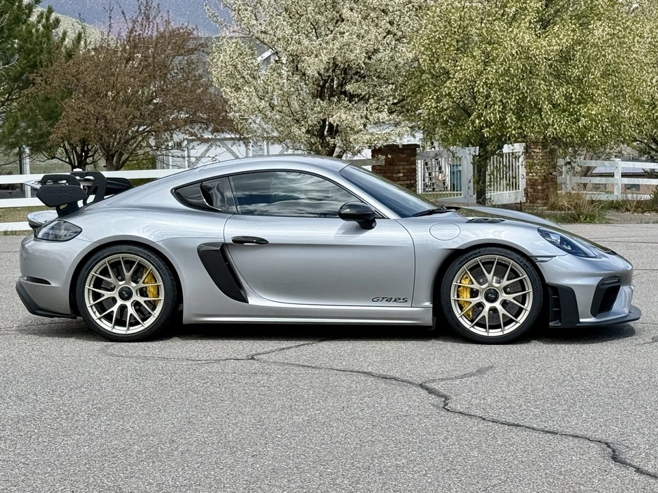 2023 Porsche 718 Cayman GT4 RS - Image 27 of 31