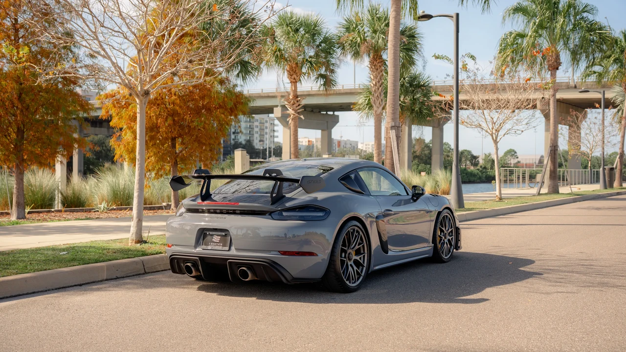 2023 Porsche 718 Cayman GT4 RS - Image 8 of 31