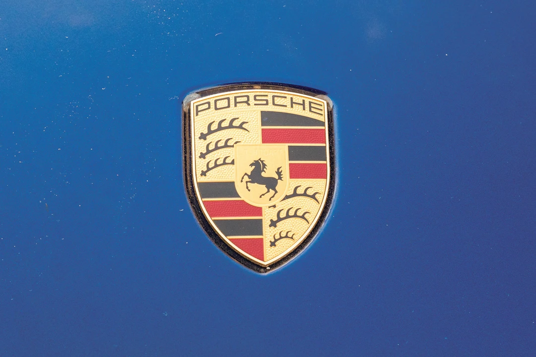 2023 Porsche 718 Cayman GT4 - Image 19 of 31