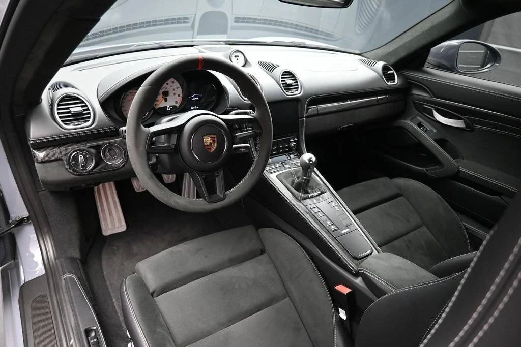 2023 Porsche 718 Cayman GT4 - Image 4 of 5