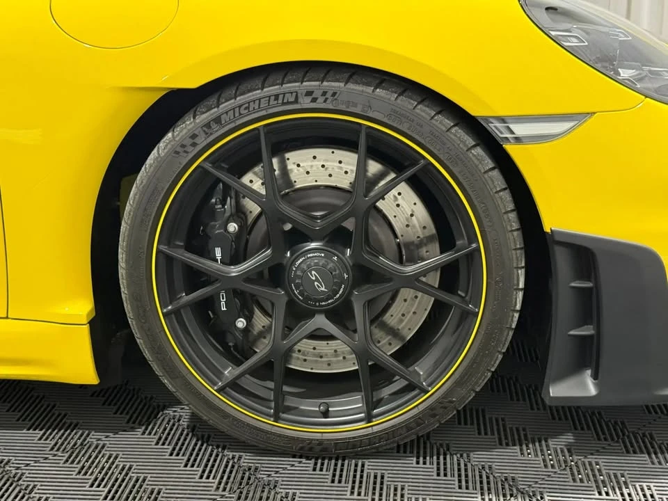 2023 Porsche 718 Cayman - Image 9 of 17